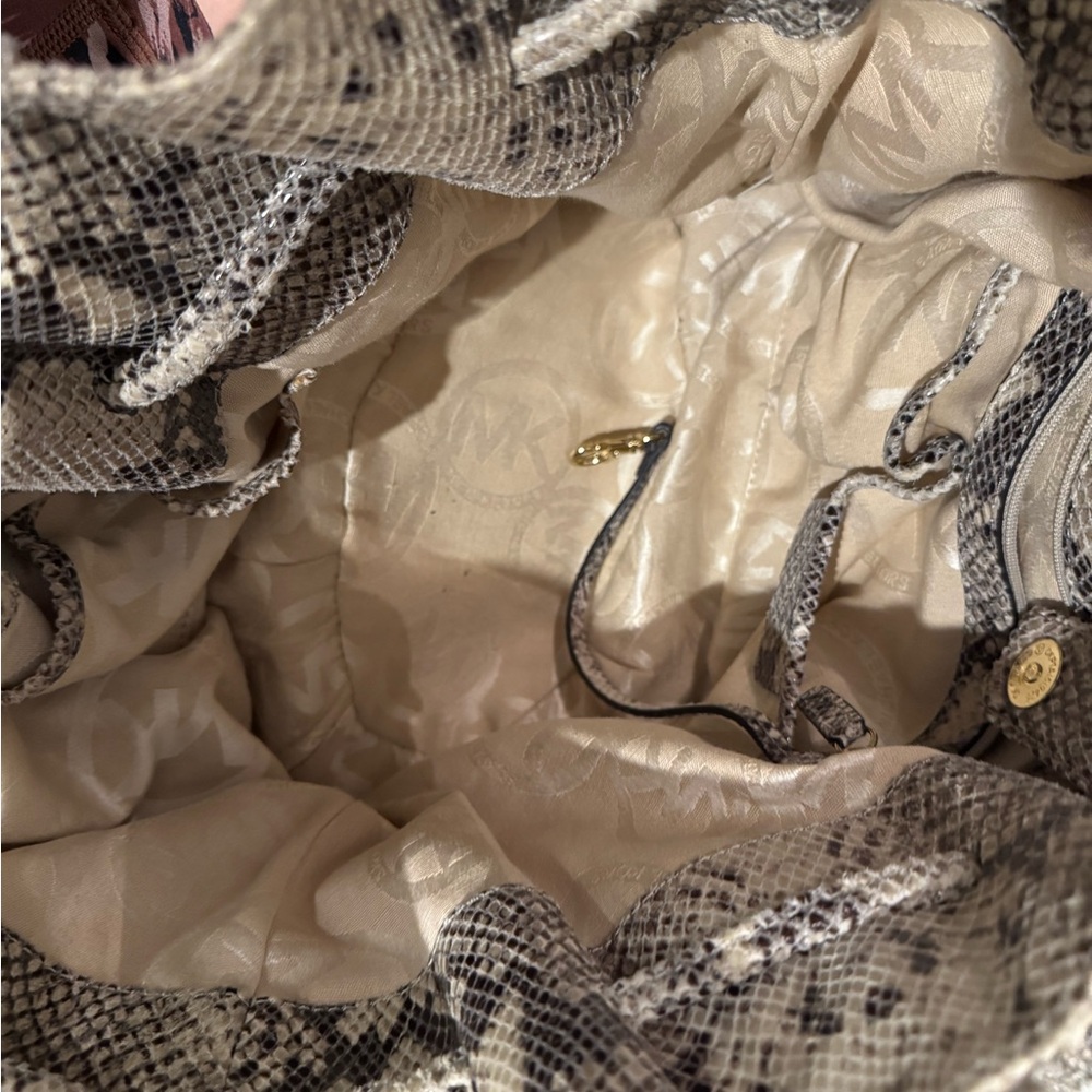 Michael Kors’s tote - Picture 11 of 12